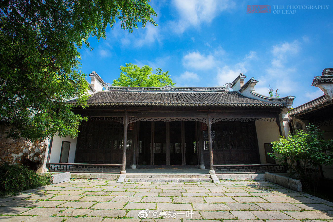 宗祠,又称为宗庙、祖庙、祠堂,是供奉家族祖先牌位和祭祀的地方|祠堂|宗祠|家族_新浪新闻