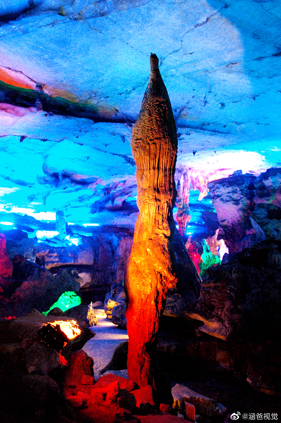 玉华洞地处福建省将乐城区之南的天阶山下