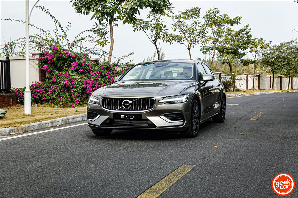 试驾全新沃尔沃 S60：一款让我「粉转铁粉」的车