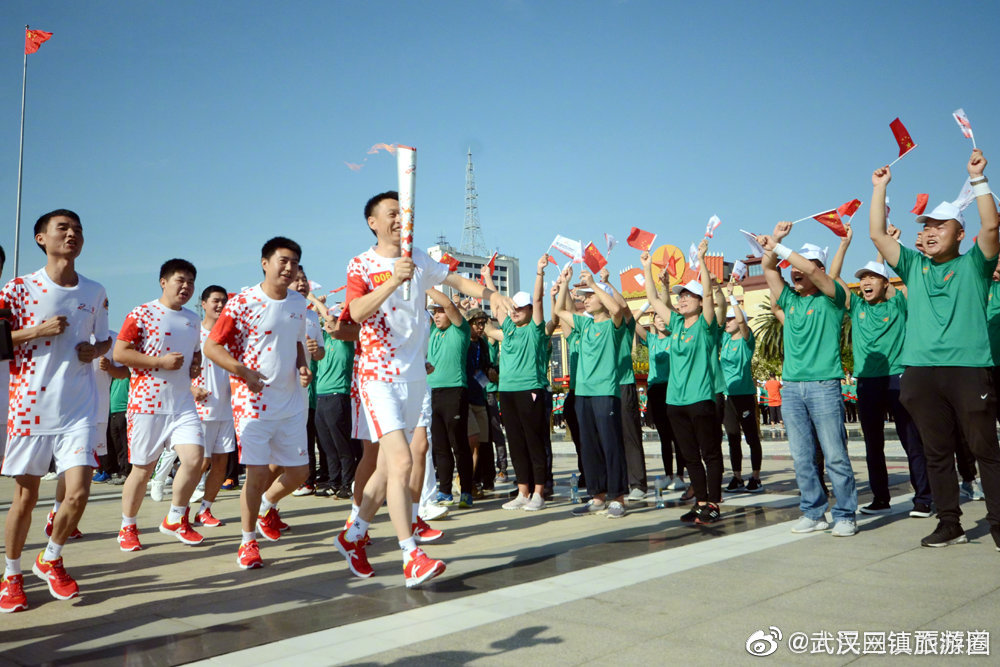 武汉军运会火炬传递仪式在南昌正式启动