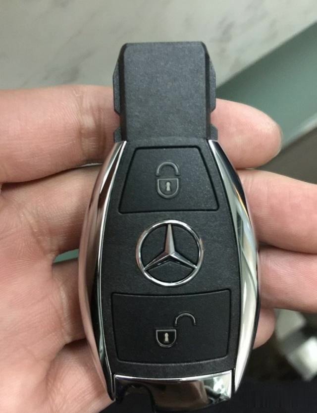 奔驰a200提车作业我家小a油耗是真低上下班高峰堵车也一样低