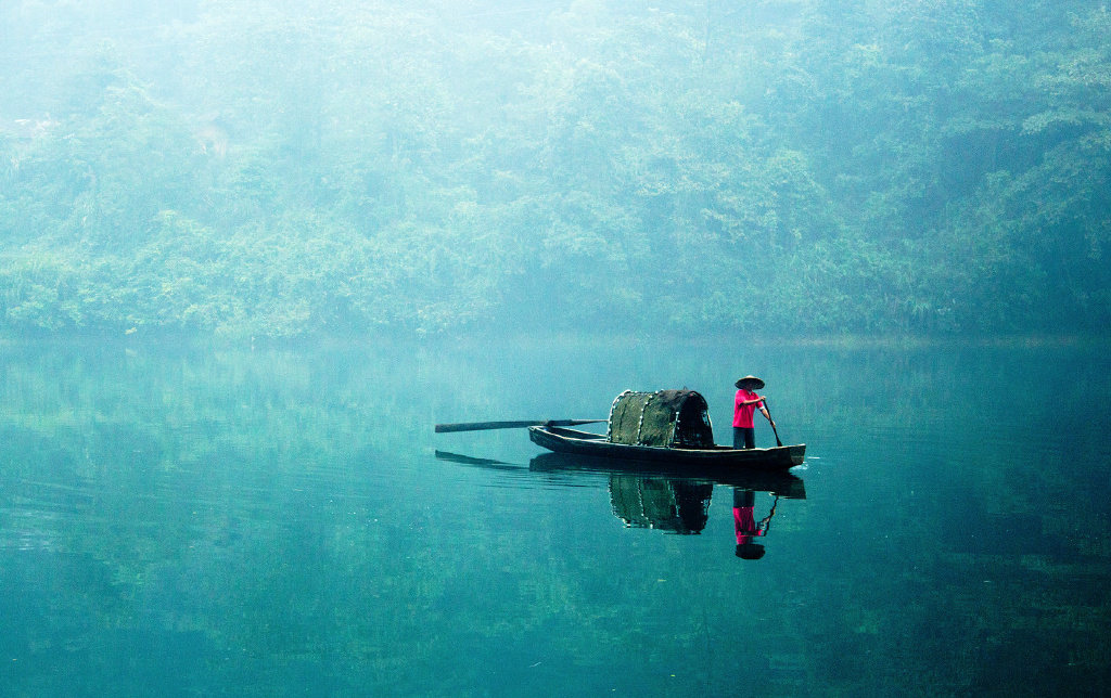 一棹春风一叶舟一纶茧缕一轻钩