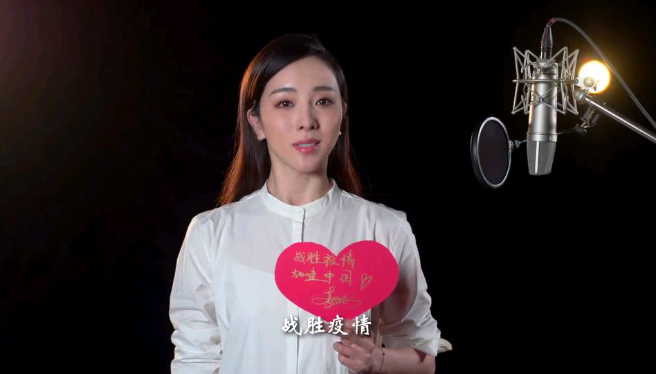 25位央视主持人同唱一首公益歌曲,董卿撒贝宁素颜出镜,诚意满满