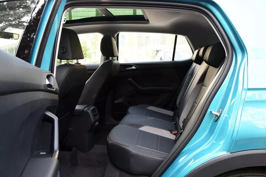 11.49万起，一汽-大众首款小型SUV探影上市，7款车怎么更值？