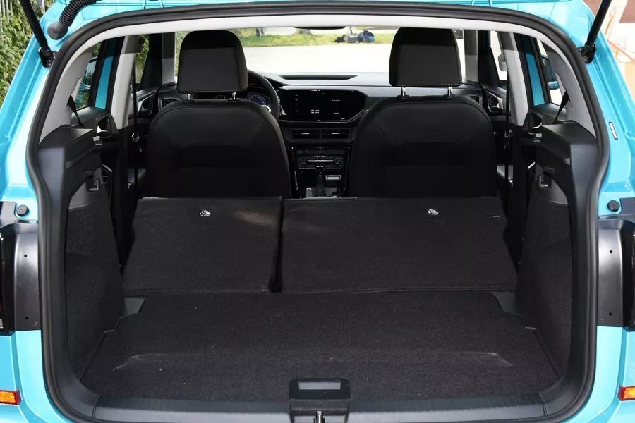 11.49万起，一汽-大众首款小型SUV探影上市，7款车怎么更值？