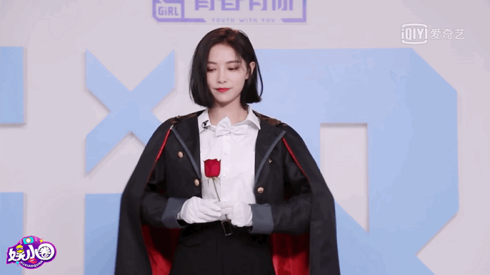 来看 许佳琪的自我介绍