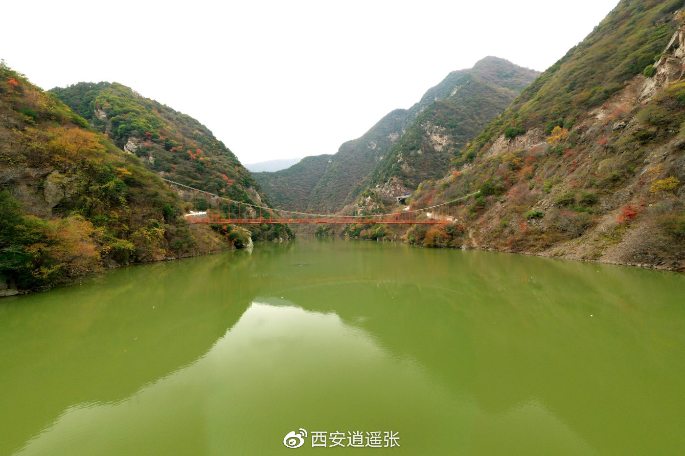 正文  千百年来,它穿莽莽秦岭山涧,汇千沟万壑溪流,因在浓阴覆盖,人烟