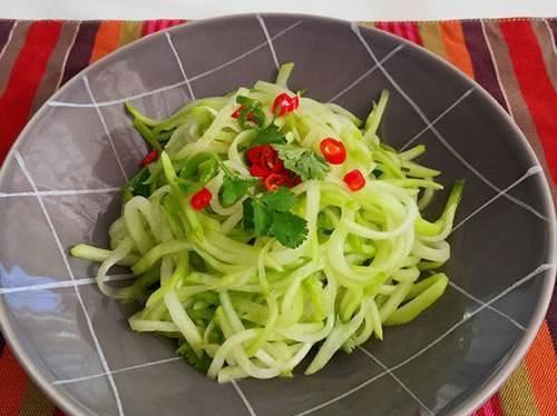 孩子学习压力大,多做这道菜,营养美味还益智|佛手瓜|营养|凉拌_新浪