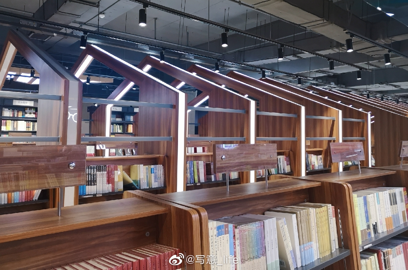 沈阳书店之北方图书城铁西店