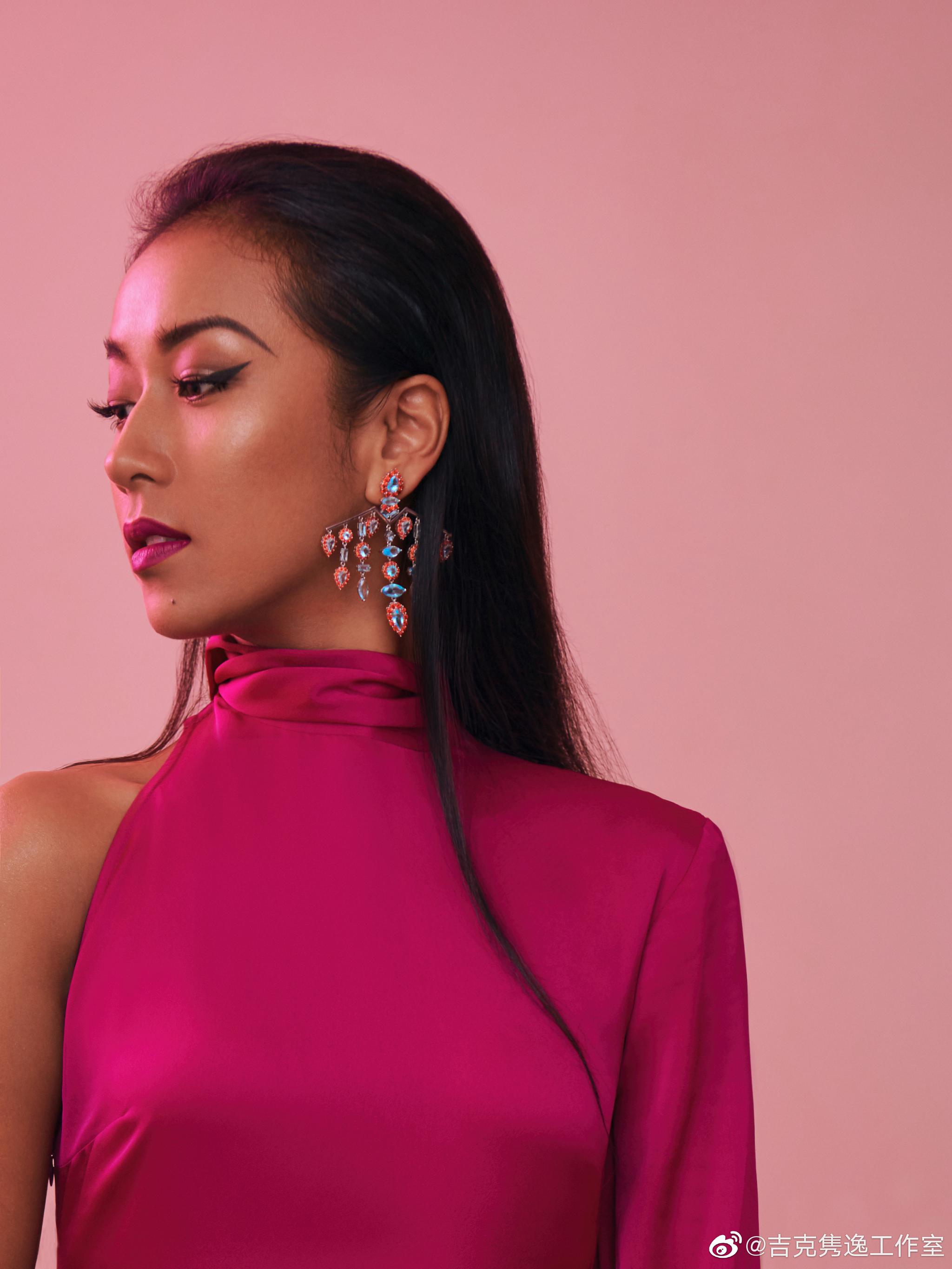 吉克隽逸 作为 海外华人中文大赛全球推广大使出席表演