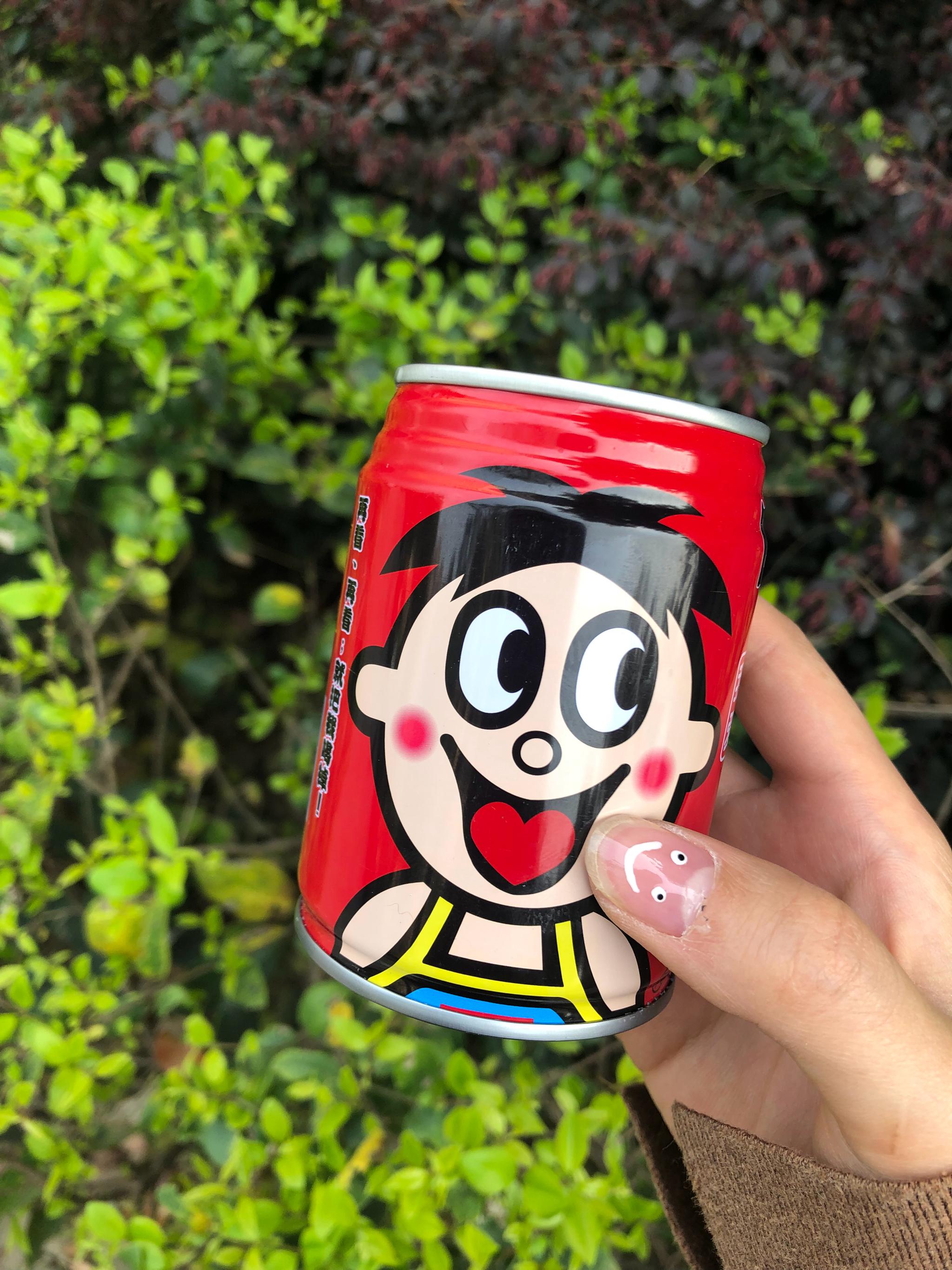 这两天温度降低还可以穿上西装雅诗兰黛白月光系列真的