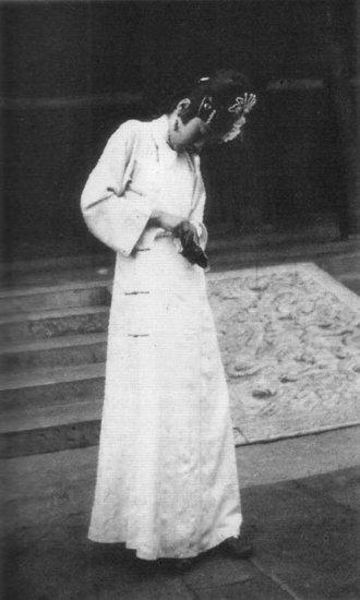 末代皇后婉容老照片,张张惊为天人,可惜一生悲苦