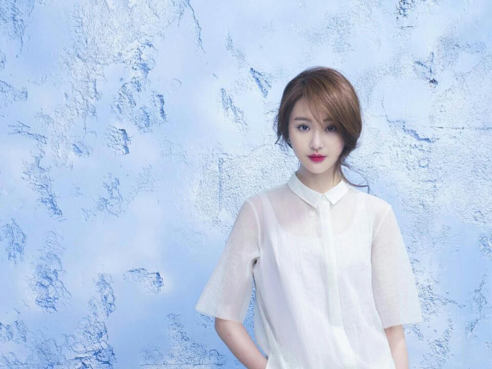 恋爱一直高调的她与新晋男神搭档微微一笑将地位不保