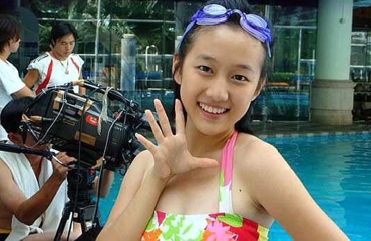 巴啦啦小魔仙四个不同的严莉莉图三女神最后一个让人想娶走