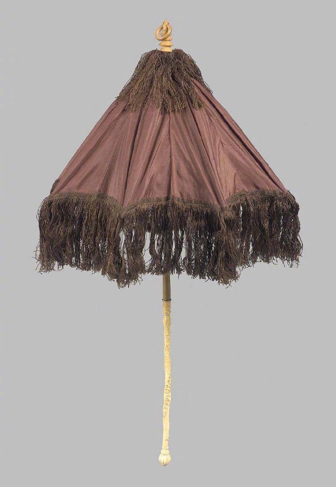 19世纪的古董阳伞 现藏于波士顿美术馆