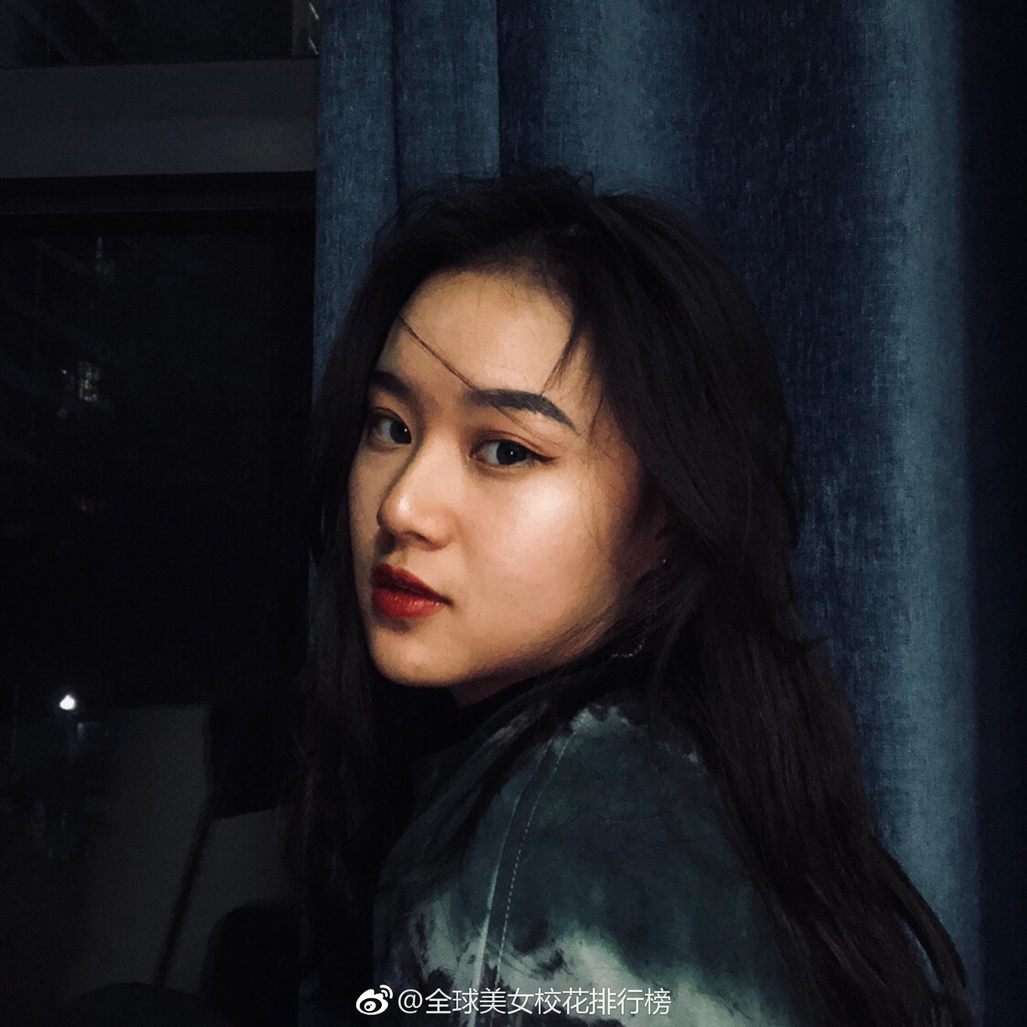 吴欣茹四川双流棠湖中学专业流行音乐表演18岁身高167cm