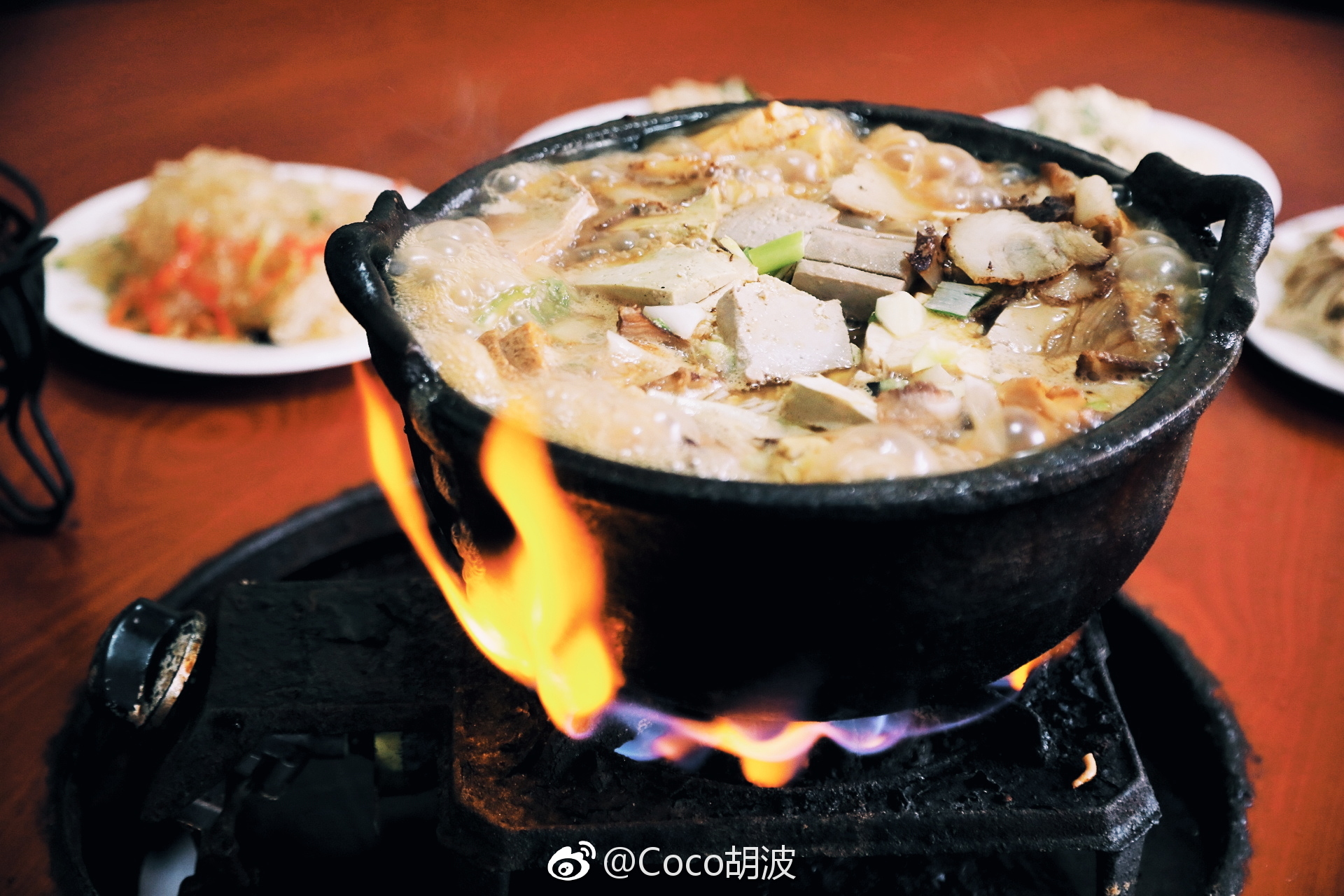 延庆柳沟火盆豆腐宴,是自驾去长城必吃的传统美食