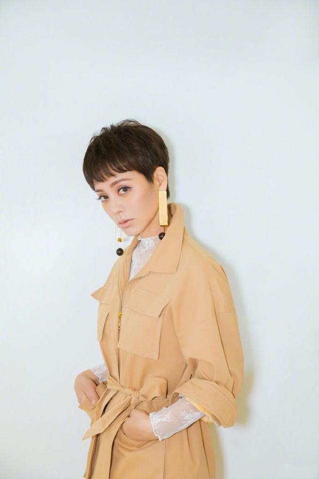 46岁宁静不愧女王称号!一头短发造型玩出花样,轻松驾驭各种气质