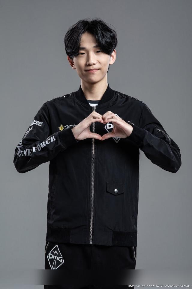 lpl各战队定妆照一览,你最喜欢哪一款?