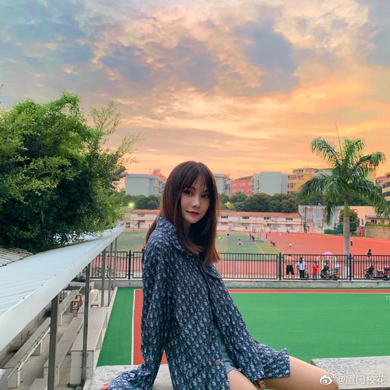 她叫黄晨昕00年就读于集美大学身高165cm摩羯座你喜欢吗