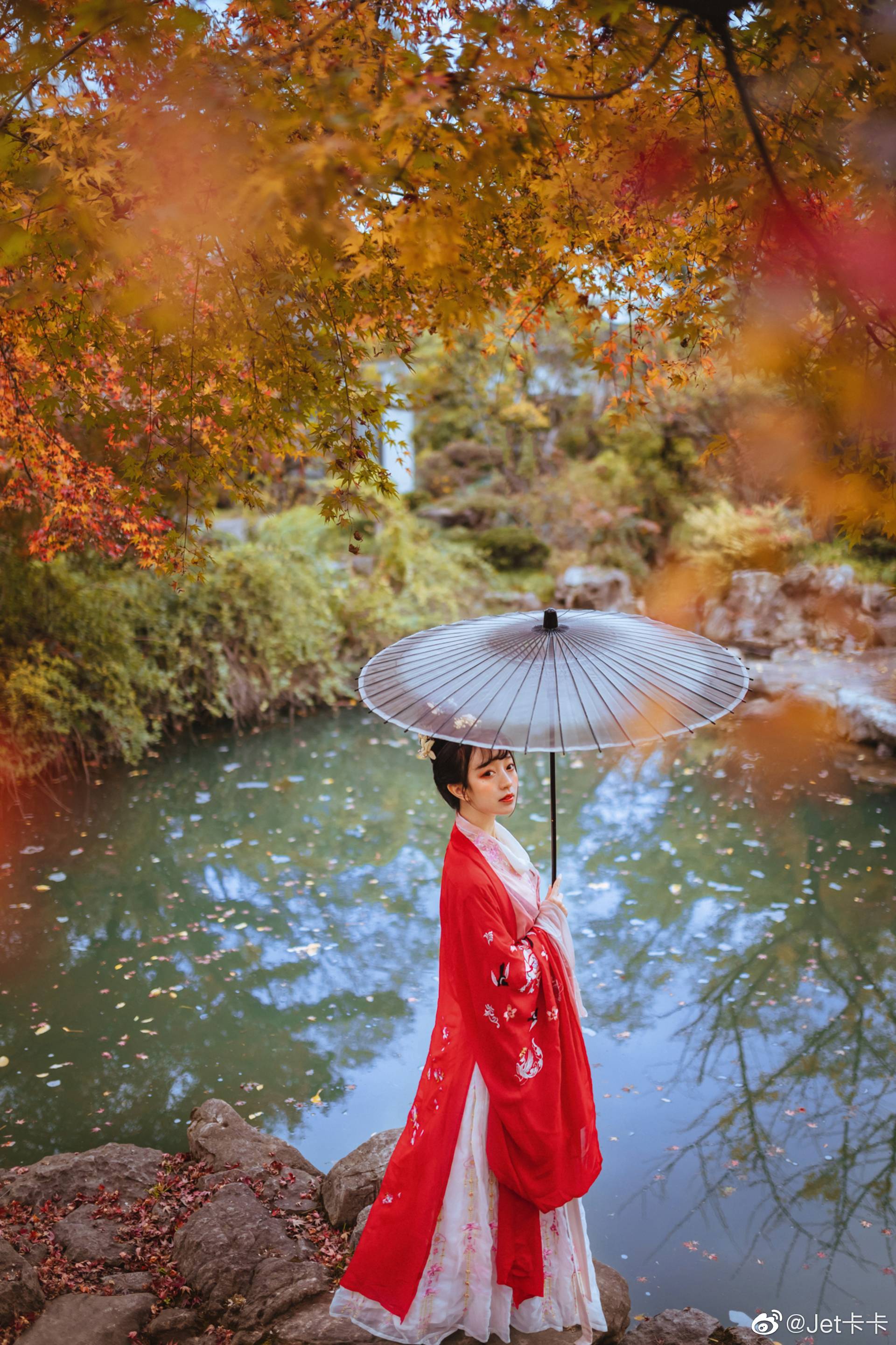 枫叶季 汉服摄影:@jet卡卡