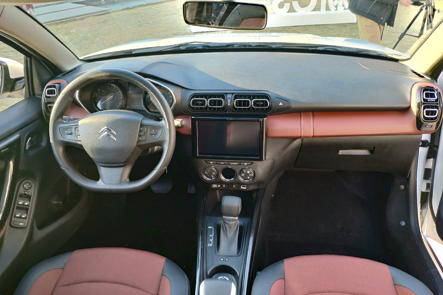 新款雪铁龙c3-xr亮相 外观内饰均有调整 2019年3月正式上市