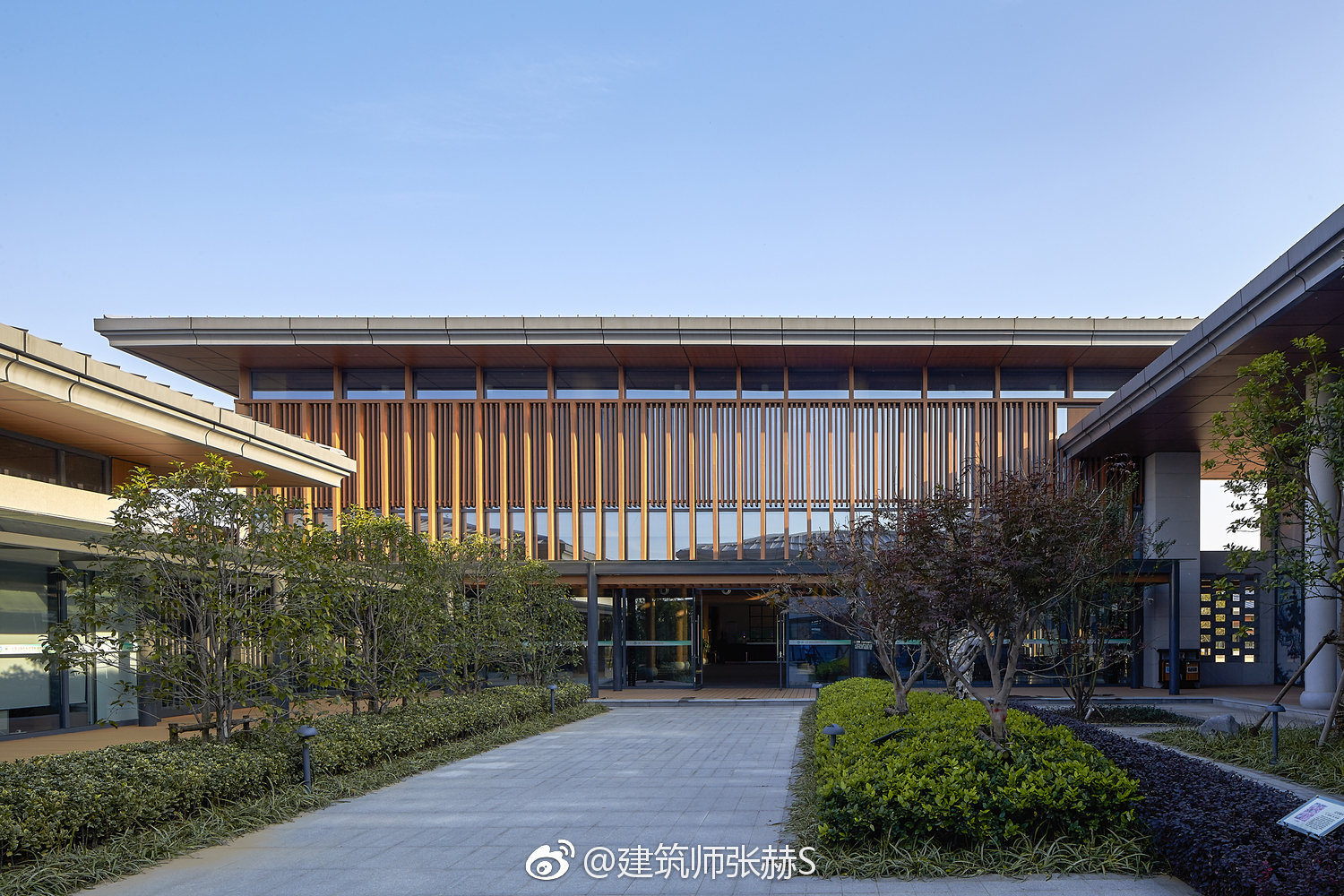 南京赤山湖游客服务中心  北京清尚建筑设计研究院·行者工坊工作室