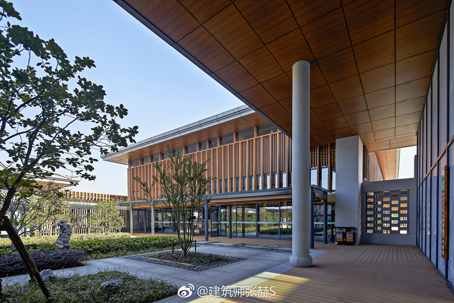 南京赤山湖游客服务中心  北京清尚建筑设计研究院·行者工坊工作室