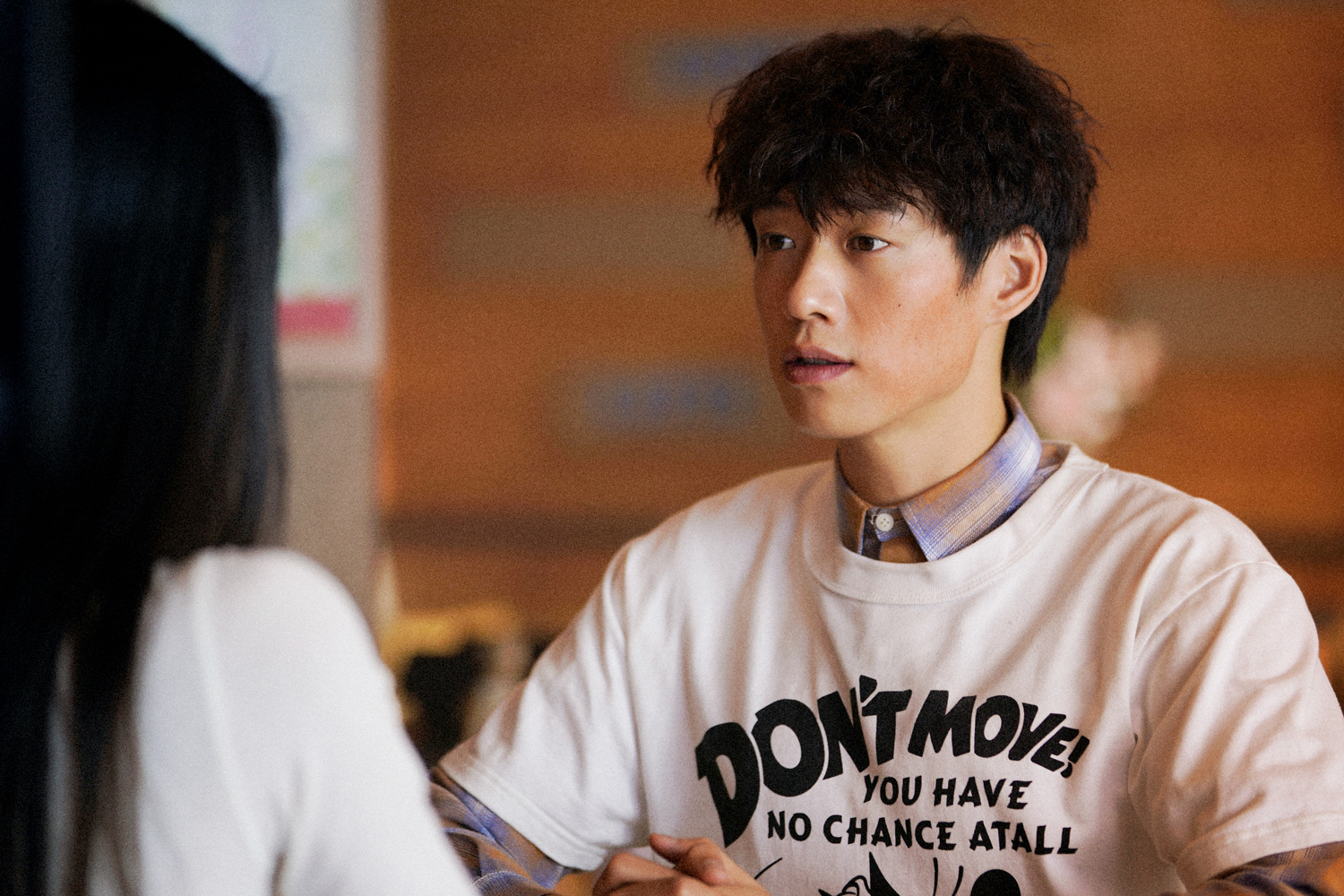 电影《小小的愿望》正在热映,演员@魏大勋 饰演的张正阳在片中的穿搭