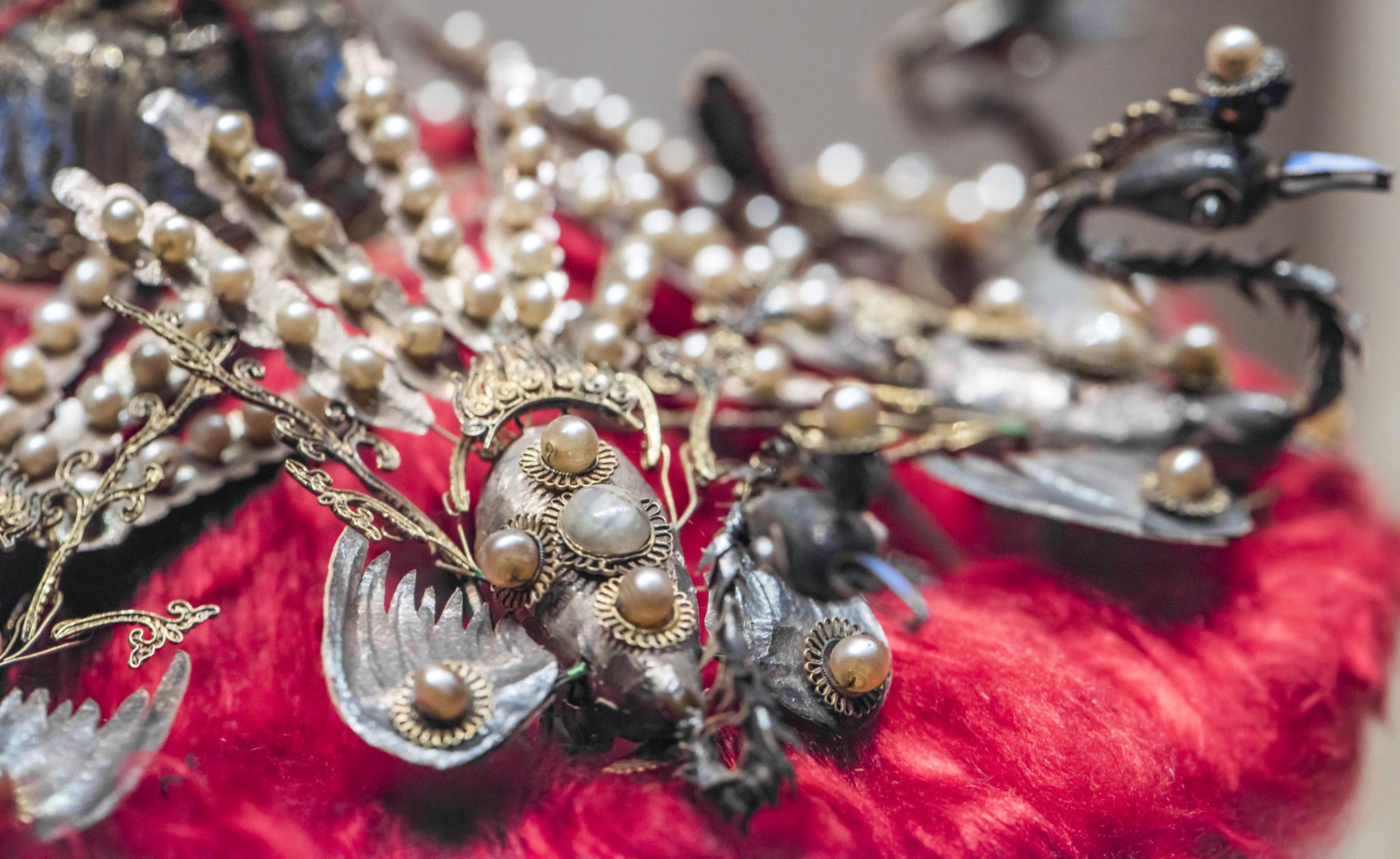 故宫博物院藏· 清代点翠嵌珍珠皇后朝冠