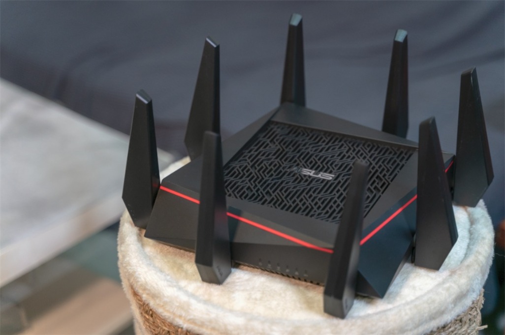 经过我们的测试,华硕rt-ac5300 电竞路由器毫无疑问绝对配得上旗舰级
