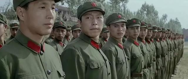 谢晋，中国导演金子塔尖的男人，不费枪炮，却拍出中国最牛战争片
