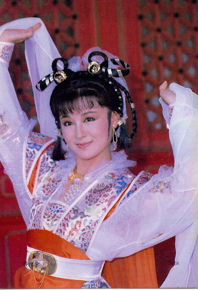 两个武则天 一个四婚仍是丁克族,一个为情所伤单身了39年