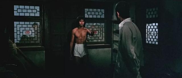 1980年，成龙生命中最关键的转折点，自此后，他平步青云直至巨星