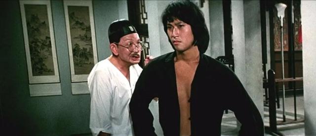 1980年，成龙生命中最关键的转折点，自此后，他平步青云直至巨星