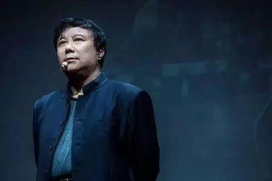 谢晋，中国导演金子塔尖的男人，不费枪炮，却拍出中国最牛战争片