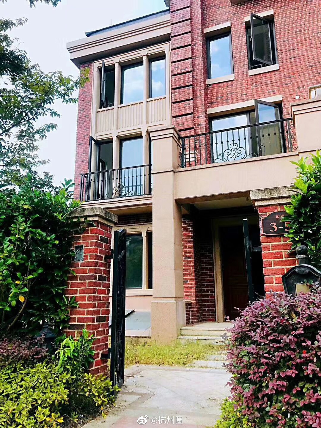 杭州临平排屋别墅,大家来猜猜多少钱一套?