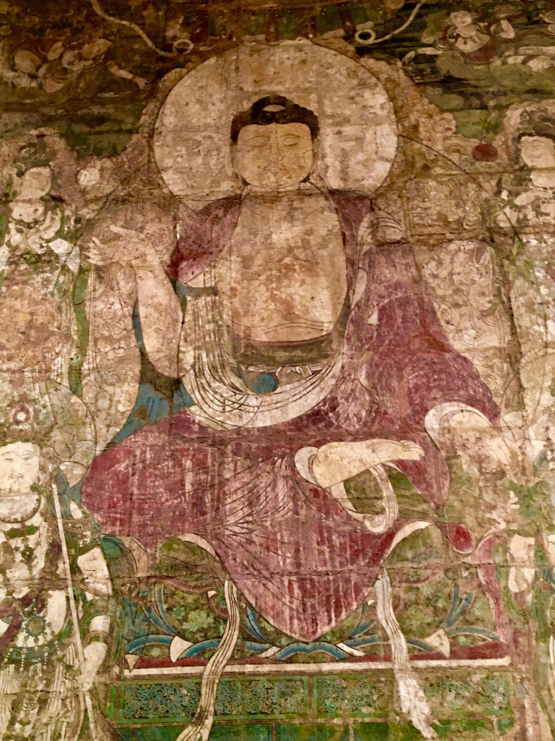 药师琉璃光王佛,又称药师如来、药师琉璃光王如来、十二愿王等
