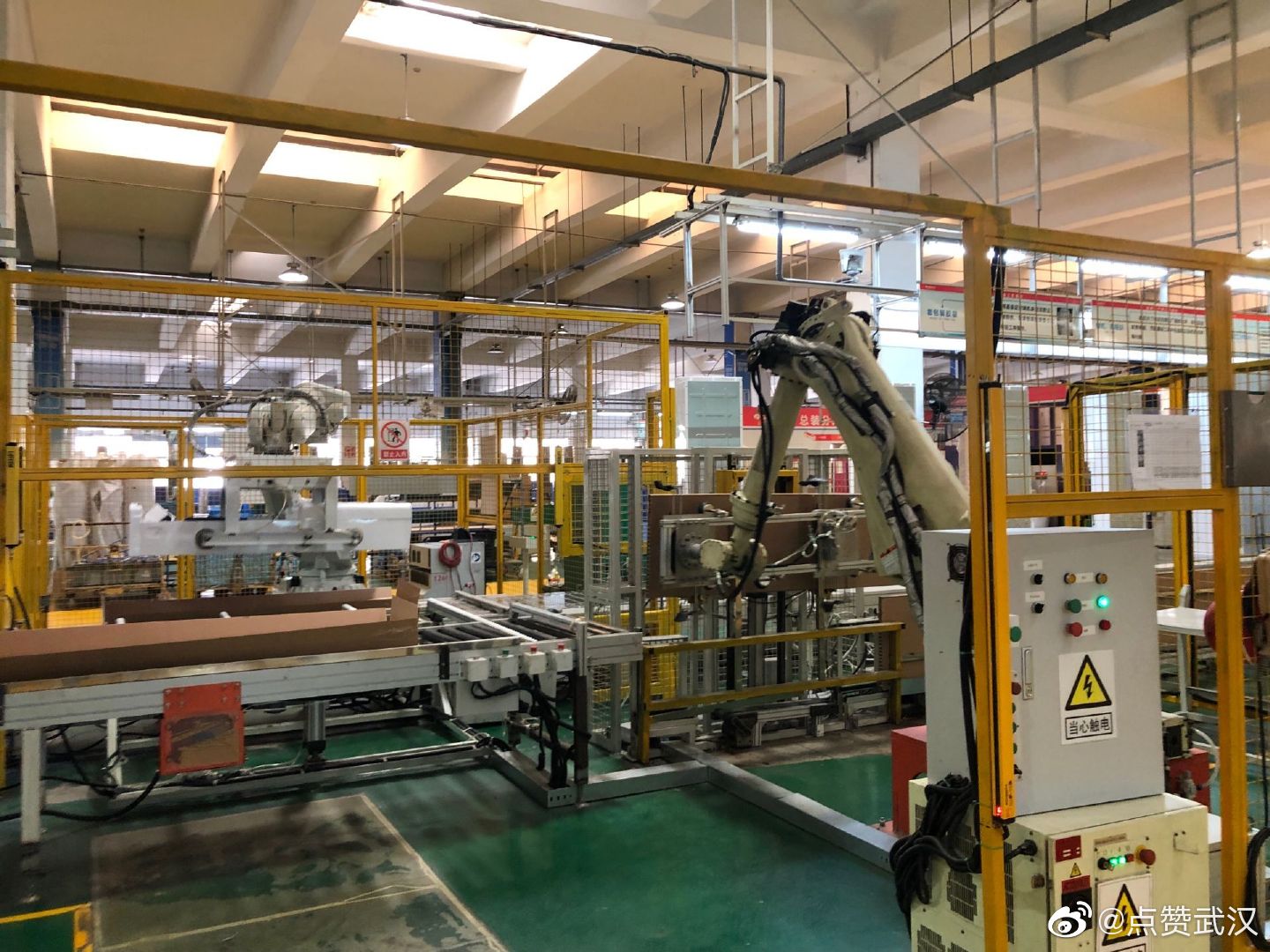 全球14大生产基地之一——武汉产业园,零距离探访钣金车间,了解空调