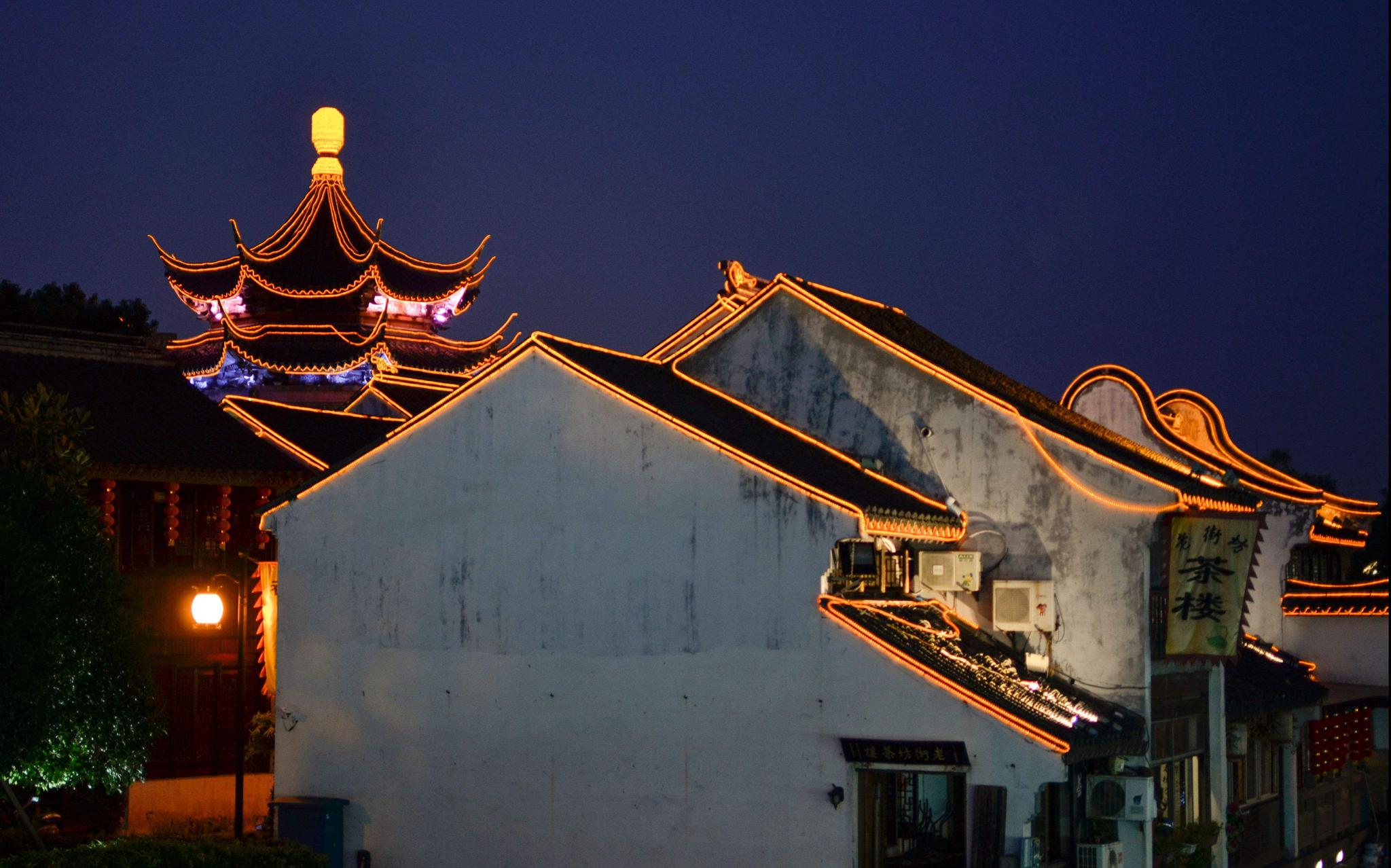 值得一去的美景胜地,一起品味那条充满江南韵味的斜塘老街