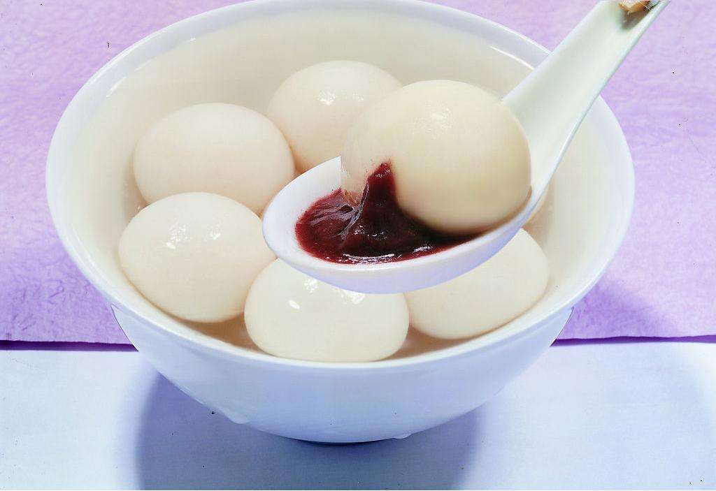 元宵吃汤圆,煮汤圆也需要小技巧,你煮汤圆总是会破皮吗?!