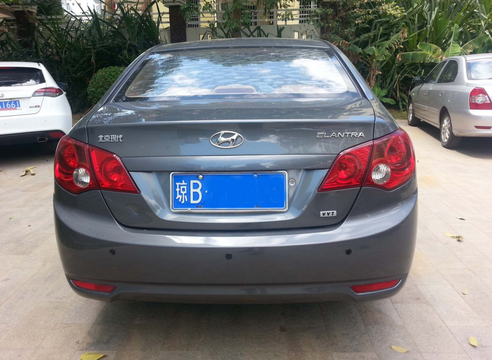 海南三亚的车牌是"琼b",看起来好像没有什么问题,但念出来就有些变味