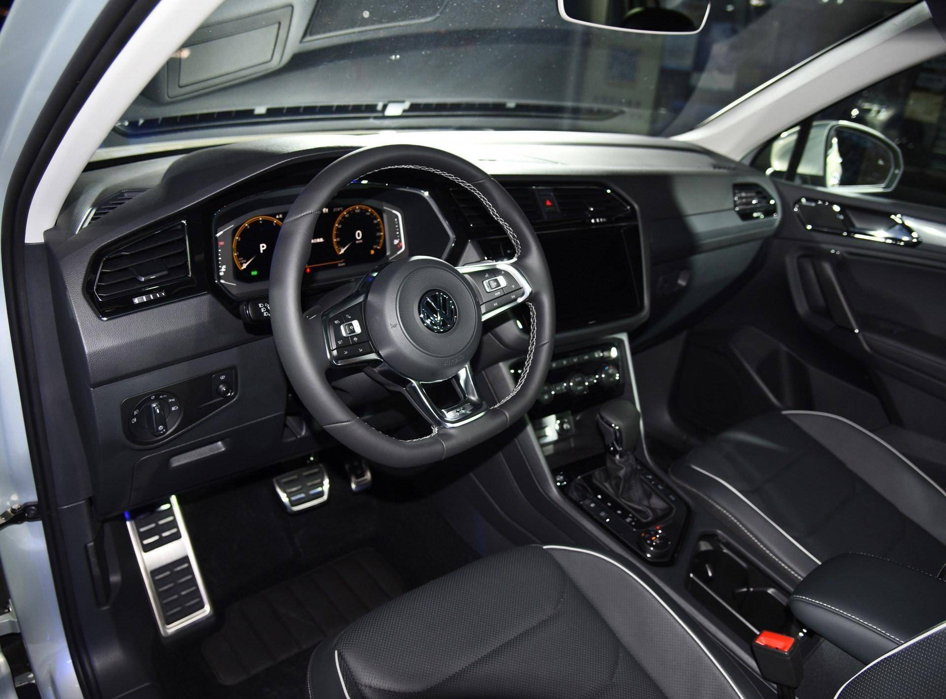 动力平平尺寸出众,cx-8突破马自达自我"舒适区"