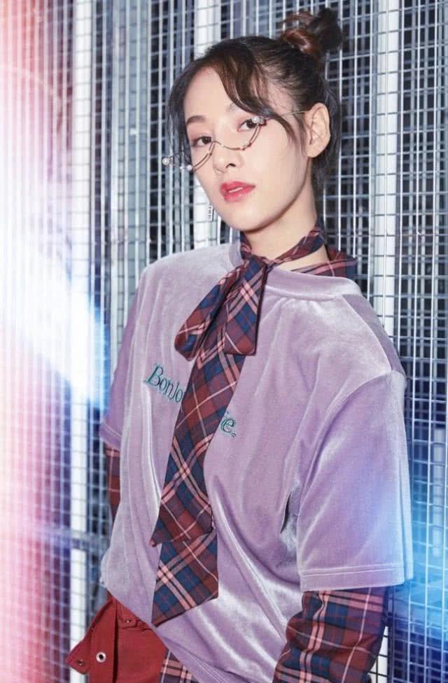 有种"整容"叫旋风少女的方婷宜,当她戴上眼镜,28岁