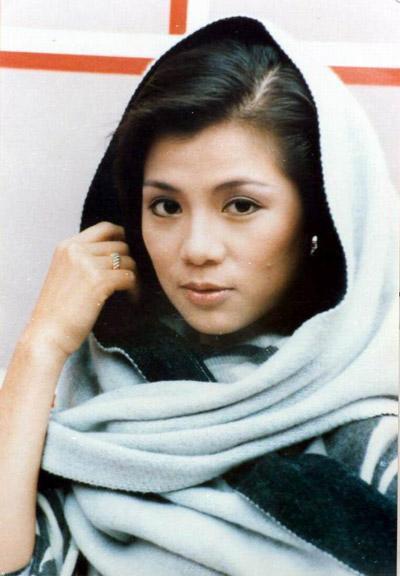 她是《射雕英雄传》最美黄蓉, 演艺事业巅峰被情所困, 26岁自杀