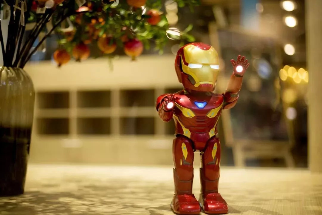 "小钢铁侠"横空出世,燃哭亿万粉丝