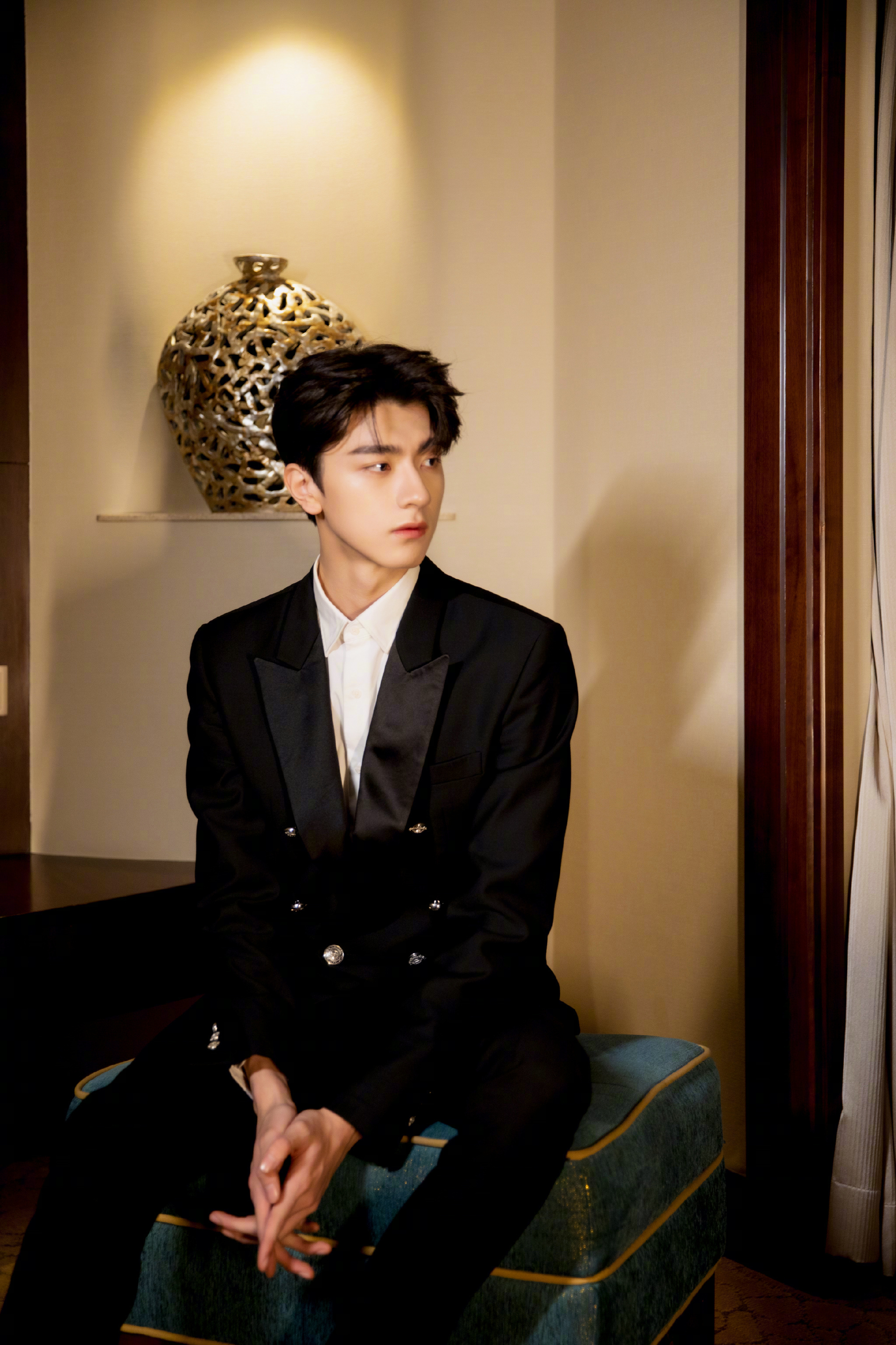 林一喉结小合集快来看看帅哥的喉结,我真的要没了