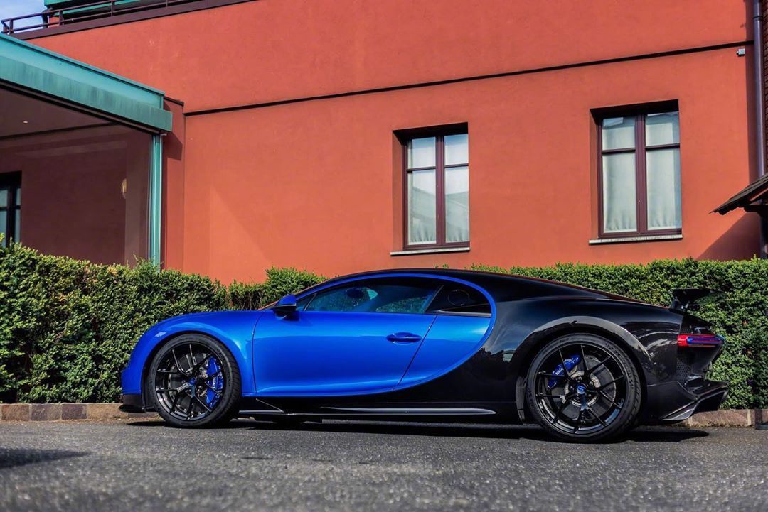 蓝色布加迪chiron