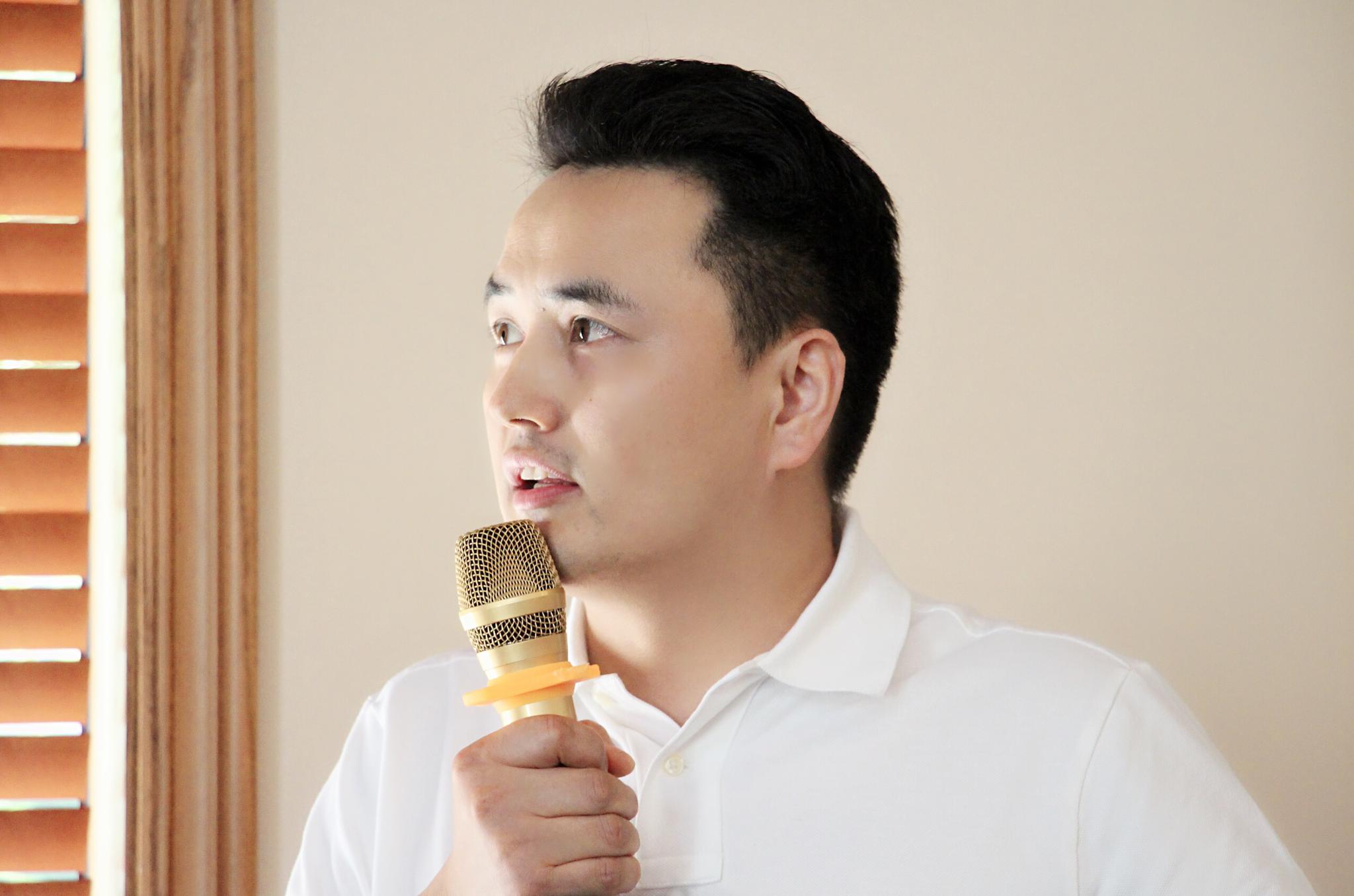 会"的形式,由五位公司创始人分别介绍正在运营的项目,再由徐翔,李尚谦