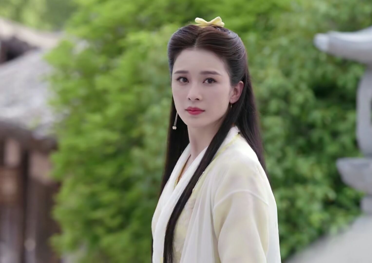 《新倚天》黄衫女登场,张无忌的一个细节暴露其人品,太不像话了